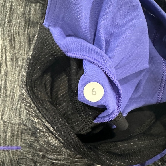 Lululemon Run for Gold Tank Top - Size 6 - No Tag Size/Yes Tag Dot. - Picture 11 of 11
